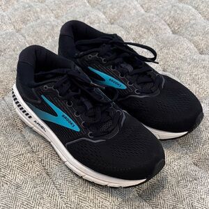 Brooks Ariel 20 size 8 W
